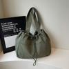2025 Nova Bolsa de Ombro Plissada com Cordão de Tecido de Nylon Impermeável de Grande Capacidade Viagem Casual Transversal Tote