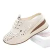 Sapatos femininos populares de salto plataforma com sola grossa 2026 verão vazados respiráveis bico fechado chinelos confortáveis para uso externo sapatos femininos