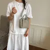 Bolsa Pequena Tipo Balde Color-Blocking Off-White para Mulheres 2026 Estilo Francês Estilo Relaxado Bolsa de Ombro Transversal Bolsa de Mão Pequena de Alto Padrão para o Dia a Dia