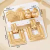 Par de Aretes Gladiadores Cuadrados Dorados Geométricos Huecos Vintage para Mujer Aretes Regalo Festivo Diario