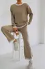 Ropa de casa casual de otoño e invierno, conjunto de dos piezas de color contrastante con retazos, top tipo suéter + pantalones rectos de pierna ancha, traje tejido para mujer