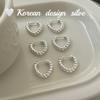 Pendientes elegantes de nicho simple estilo Ins de Corea del Sur, pendientes de aro lisos con forma de V y giro de plata de ley S925, de alta gama, combinables con todo.
