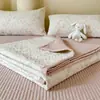 Funda de Cama Acolchada Clase A Juego de Tres Piezas, Universal para Todas las Estaciones, Sábana de Cama Antideslizante Acolchada Tatami, Protector de Cama, Funda de Cama Tatami