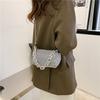 Bolso cuadrado pequeño de verano con cadena para teléfono móvil, versátil y personalizado, de textura sencilla, para noche.