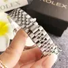 Relógio de Quartzo com Acabamento de Luxo, Calendário, Relógio Feminino de Quartzo, Relógio de Comércio Exterior, Relógio Masculino Popular, Relógio Feminino Estilo Hong Kong, Relógio de Luxo Leve
