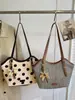 Bolsa de Pano Casual da Moda com Design de Nicho de Verão Exquisite para Passeio Bolsa de Ombro Versátil de Grande Capacidade Bolsa Feminina