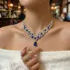 Conjunto de Pendientes y Collar Azules Brillantes con Diamantes Estilo Palacio Retro con un Diseño Elegante y Moderno, Conjunto Exquisito y Lujoso, Audaz y Llamativo