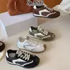 Zapatos de entrenamiento alemanes de estilo retro con cordones para mujer, hechos de piel de vaca, hacen que los pies parezcan más pequeños, zapatos Forrest Gump, Novedad Otoño 2026 Zapatos Deportivos Casuales