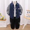 Roupas de Menino para Primavera e Outono Conjunto de Três Peças com Listras Verticais Costuradas 2025 Novo Jaqueta Jeans para Bebê Roupas Estilo K para Bebê