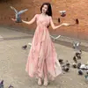 Vestido Longo Rosa de Verão para Férias na Beira-Mar com Detalhe de Rosa Tridimensional Vestido de Praia