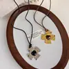 Colar vintage versátil em formato de coração com pedra olho de tigre, cordão de cera ajustável e pingente de cruz, corrente longa de suéter de nicho para mulheres