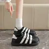 Nuevas Zapatillas Blancas Estilo Coreano Otoño 2026 para Estudiantes Mujeres, Suela Gruesa que Aumenta la Altura, Estilo Casual Callejero ZC011