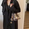 Bolsa pequena estilo coreano para o dia a dia para mulheres 2024 nova moda bolsa de balde de tecido xadrez retrô simples transversal casual bolsa de ombro