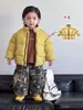 Conjunto de Ropa de Algodón de Invierno para Niños Ropa Caliente de Invierno para Niños Pequeños Conjunto de Tres Piezas Camuflaje Elegante y Moderno Pantalones Largos Casuales para Niños