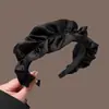 Faixa de Cabeça Preta Plissada com Bainha de Orelha e Aba Larga para Mulheres, Faixa de Cabeça de Luxo Acessível para Outono e Inverno, Acessórios de Cabelo e Adereços de Cabeça para Uso Diário