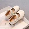 Zapatos Mary Jane Plateados de una Sola Hebilla para Niñas Zapatos de Cuero para Niños 2026 Primavera/Otoño Nuevo Estilo Zapatos de Princesa con Lazo de Perla Tendencia