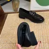 Zapatos de cuero estilo británico, nuevos mocasines de otoño 2026 para mujer, sencillos y elegantes, estilo Hepburn, zapatos planos cómodos y antideslizantes