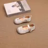 Sapatos de couro infantis, novos para primavera e outono, estilo coreano, versáteis, com laço, sapatos de princesa, sapatos macios para bebês meninas
