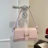 Bolso bandolera pequeño cuadrado de alta gama retro, moda casual de tendencia para el otoño de 2026, diseño simple, bolso para debajo del brazo para mujer