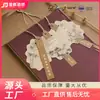 Nova Etiqueta de Preço Irregular Estilo Retrô Chinês Customização Roupas Femininas Estilo Nacional Estampagem a Quente Sensação de Alto Padrão Customização de Etiqueta de Roupa Customização de Franja