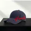 Boné de Baseball Bordado com Letra Retro para Mulheres, Nova Moda Primavera/Verão 2026, Boné de Sol com Aba Larga para Deixar o Rosto Parecer Menor