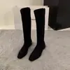 Botas longas femininas da moda em camurça com salto grosso e design justo, novas botas longas estilo coreano para outono e inverno de 2026 com um design estiloso, botas de montaria versáteis