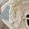 Calcetines de Coral Fleece con Encaje para Mujer, Calcetines Gruesos Cálidos de Invierno, Calcetines Dulces de Media Pantorrilla con Lazo, Calcetines para Dormir que No Sueltan Pelusa
