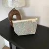 Bolsa de Maquillaje Bordada Exquisita de Gama Alta de Fuente de Amazon Bolsa de Artículos de Tocador Bolsa de Almacenamiento Portátil para Viajes