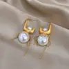 Brincos Geométricos Escovados de Alta Qualidade Estilo Europeu e Americano, Brincos de Pérola com Design de Nicho da Moda, Brincos Elegantes Únicos para Mulheres