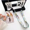 Fu Shan Mochila Gatito Camarón Frito Gatito Set de Tarjetas de Campus Cuerda Larga Tarjeta de Pecho Tarjeta Antiperdida Tarjeta de Comida Tarjeta de Trabajo de Metro Colgante del Cuello