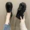 Saia estilo faculdade redonda all-match sapatos de couro de fundo grosso femininos 2025 primavera novos mocassins de salto grosso