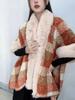 Otoño e invierno 2023 nuevo abrigo de lana de longitud media con cuello de piel de conejo grande a cuadros grandes de moda capa chal ropa exterior