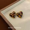 Pendientes cuadrados vintage con diseño de leopardo y caramelo, de alta gama, de cuero estilo Hong Kong, con diseño geométrico y redondo.