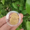 Adesivo de Celular Dourado com Folha de Ouro Puro 999, Adesivo para Ficar Rico, Riqueza Chegando Diariamente, Adesivo de Traseira de Celular do Deus da Riqueza, Presente de Aniversário