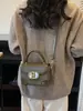 Bolsa Cruzada Popular de Textura Roja con Forma de Caja de Este Año 2025 Nueva de Moda Versátil Bolsa Pequeña Bolsa Cuadrada Pequeña
