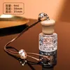 Colgante de botella difusor de aroma de vidrio para coche al por mayor, mini botella cuadrada transparente para perfume y ventilación de aire, botella dispensadora de aceites esenciales