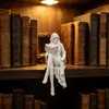 Venta Caliente Transfronteriza Estilo Académico Oscuro Adorno de Librería Mujer con Sombrero Leyendo Biblioteca Gótica Adorno Decorativo