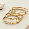 Nuevo Conjunto de Pulseras con Broche en Forma de V de Acero Inoxidable Incrustado con Circonita Estilo Europeo y Americano, Pulsera de Moda Ligera de Lujo Ins Resistente