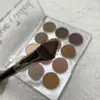 Pincel de Hierro Triángulo Oblicuo, Pincel Iluminador, Iluminador Facial, Pincel para Ojera, Pincel Corrector para el Lagrimal, Pincel de Maquillaje, Pincel para Base sin Marcas