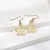 Pendientes de Flor de Cerezo Estilo Bosque, Pendientes de Flor Inmortal de Flores Reales, Estilo Japonés Pequeños Frescos Corazón de Niña Regalos, Joyería Retro con Pan de Oro