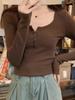 Deseo puro gris playera de clavícula con cuello en U para mujer hombro manga larga otoño e invierno corte ajustado dulce y picante cuello medio abierto versátil terciopelo camiseta básica