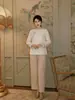 Nuevo Top Versátil Blanco Suave con Patrón Jacquard Estilo Chino, Bordado con Cuentas y Cuello Diagonal, Camisa con Retazos de Piel de Visón para Mujer Ny070