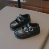 Moda Outono 2026 Elegantes Sapatos Mocassins para Menina com Dedos Divididos Artificiais Tendência Sola Macia Sapato Infantil Cor Sólida Couro
