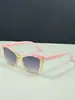 Monturas Retro Cat-Eye Bloqueadas por Color con un Toque de Alta Gama, Gafas de Sol Versátiles de Moda Europea y Americana Transfronteriza, Elegantes y Modernas