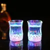 Botón Taza Pequeña Luminosa LED Taza de Cerveza Luminosa Forma de Taza Pequeña Boda Bar Plástico Creativo Simulación