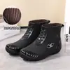 Compra uno, llévate otro gratis: botas de lluvia de moda para adultos para uso en exteriores, uso en la cocina y botas de goma ligeras, antideslizantes y cálidas hasta la pantorrilla para mujer con forro de vellón