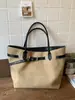 Bolsa de Mão Simples Nova Moda Transfronteiriça Feminina Casual Grande Capacidade Estilo Europeu e Americano Bolsa Tote Versátil para Outono e Inverno Bolsa de Ombro