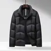 Chaqueta de plumón para hombre 2026 Otoño/Invierno Cuello alto Versión con cremallera Estándar Nacional 90% plumón de pato Juvenil Moderna Casual Cálida Chaqueta acolchada