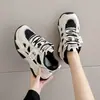 Zapatos de Malla Transpirable Estilo Papá Bai Zhenhe Primavera y Otoño Populares para Mujer 2026 Nuevas Zapatillas Versátiles de Suela Gruesa para Aumentar la Altura