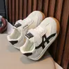 Superfície de couro sola macia meninos 2026 meninas pequenas novos sapatos individuais casuais crianças meninas sapatos de couro sapatos Sapatos Argan primavera outono